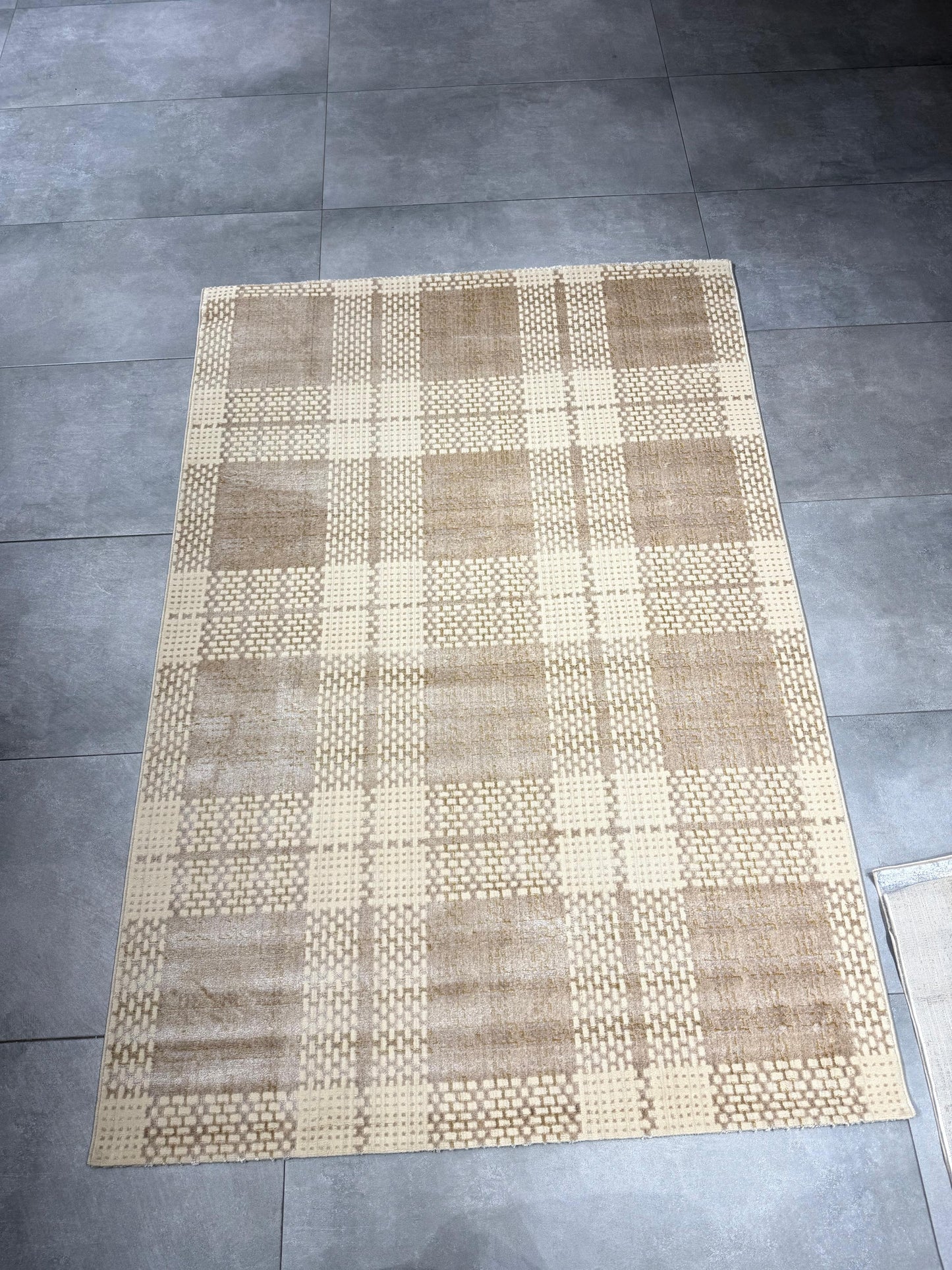 Impressive Koleksiyonu 4 Metrekare Bej Krem Modern Salon Mutfak Yatak Odası Halısı - Ottofis Halı