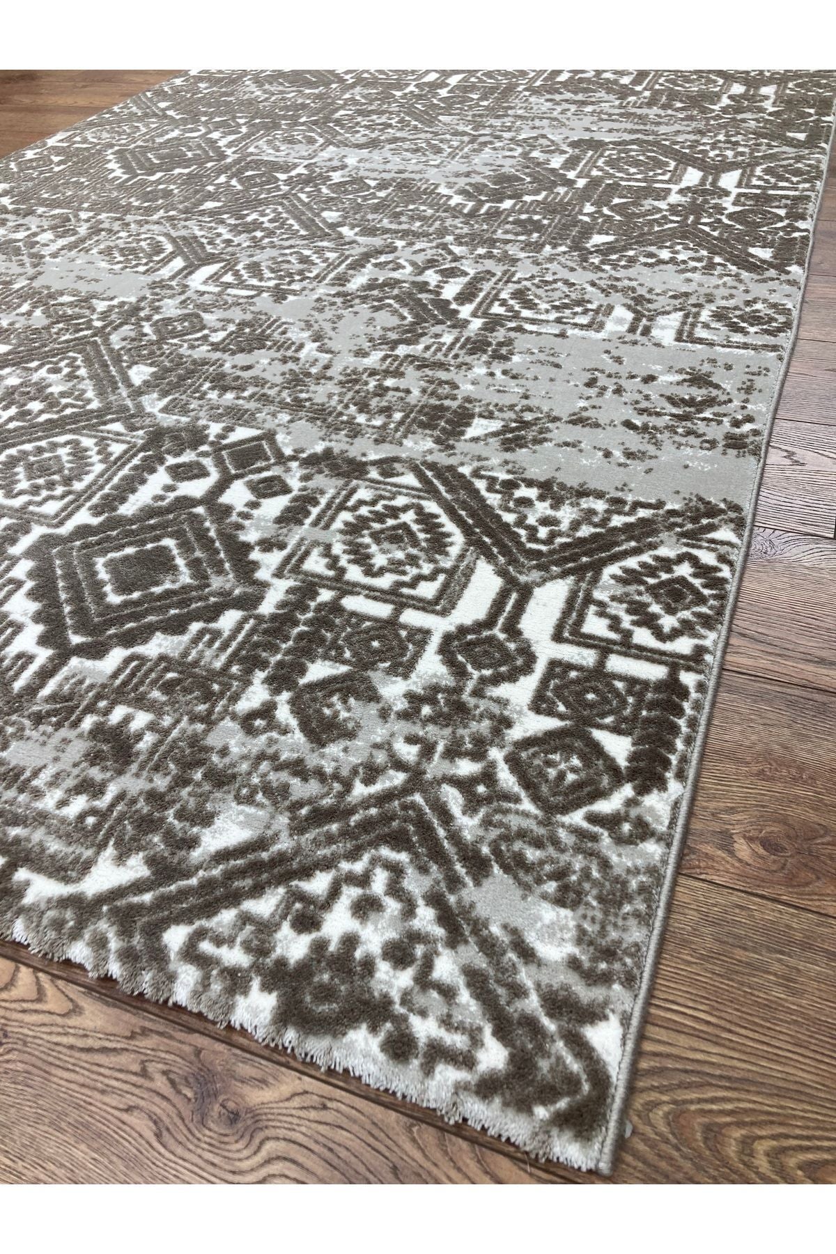 Laura Koleksiyonu Bej Renk 4 Metrekare 150x230cm %100 Akrilik Iplik Saçaksız Makine Dokuma Salon Mutfak Yatak Odası Halısı