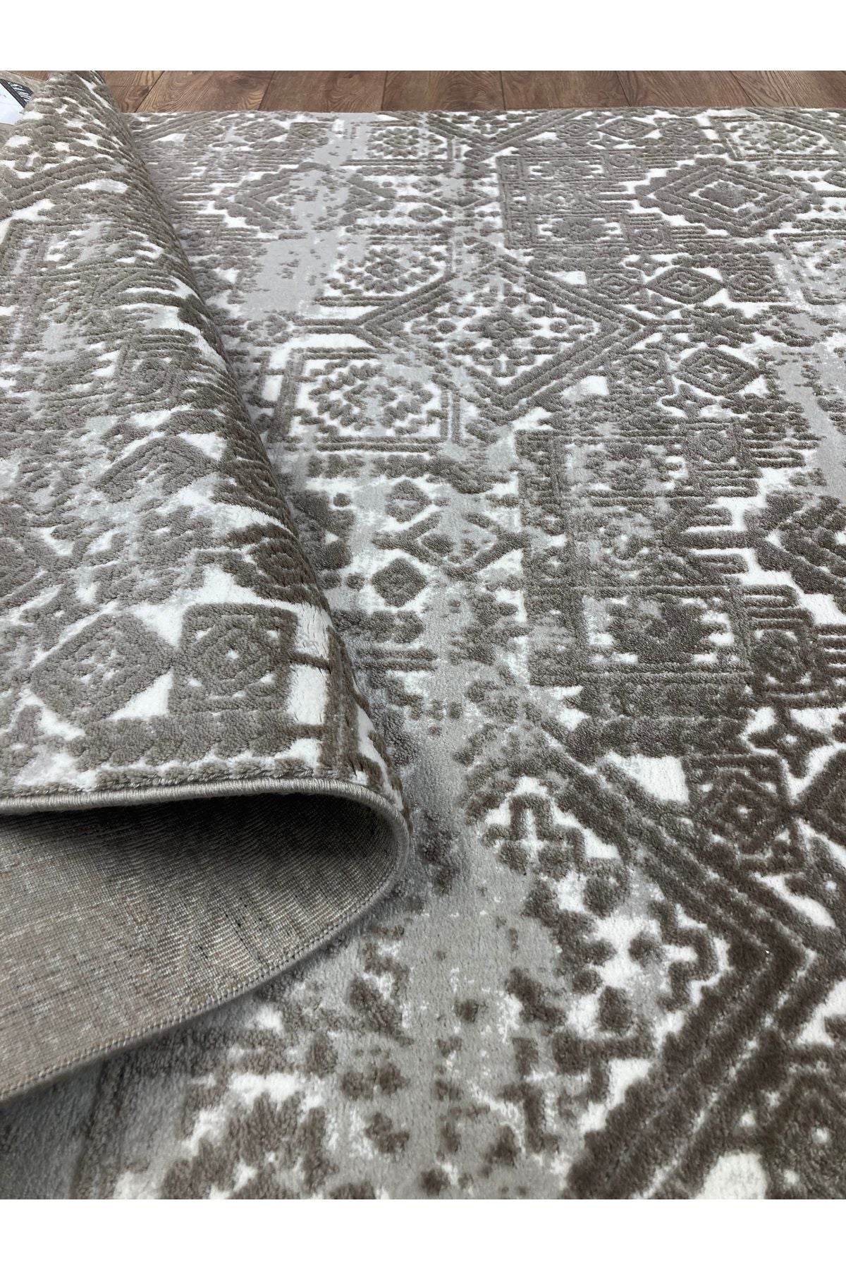 Laura Koleksiyonu Bej Renk 4 Metrekare 150x230cm %100 Akrilik Iplik Saçaksız Makine Dokuma Salon Mutfak Yatak Odası Halısı