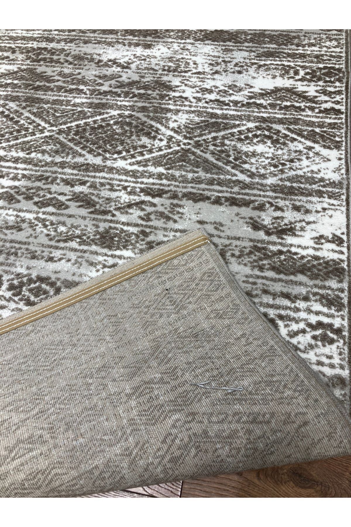 Laura Koleksiyonu Bej 4 Metrekare 150x230cm %100 Akrilik Iplik Saçaksız Makine Dokuma Salon Mutfak Yatak Odası Halısı
