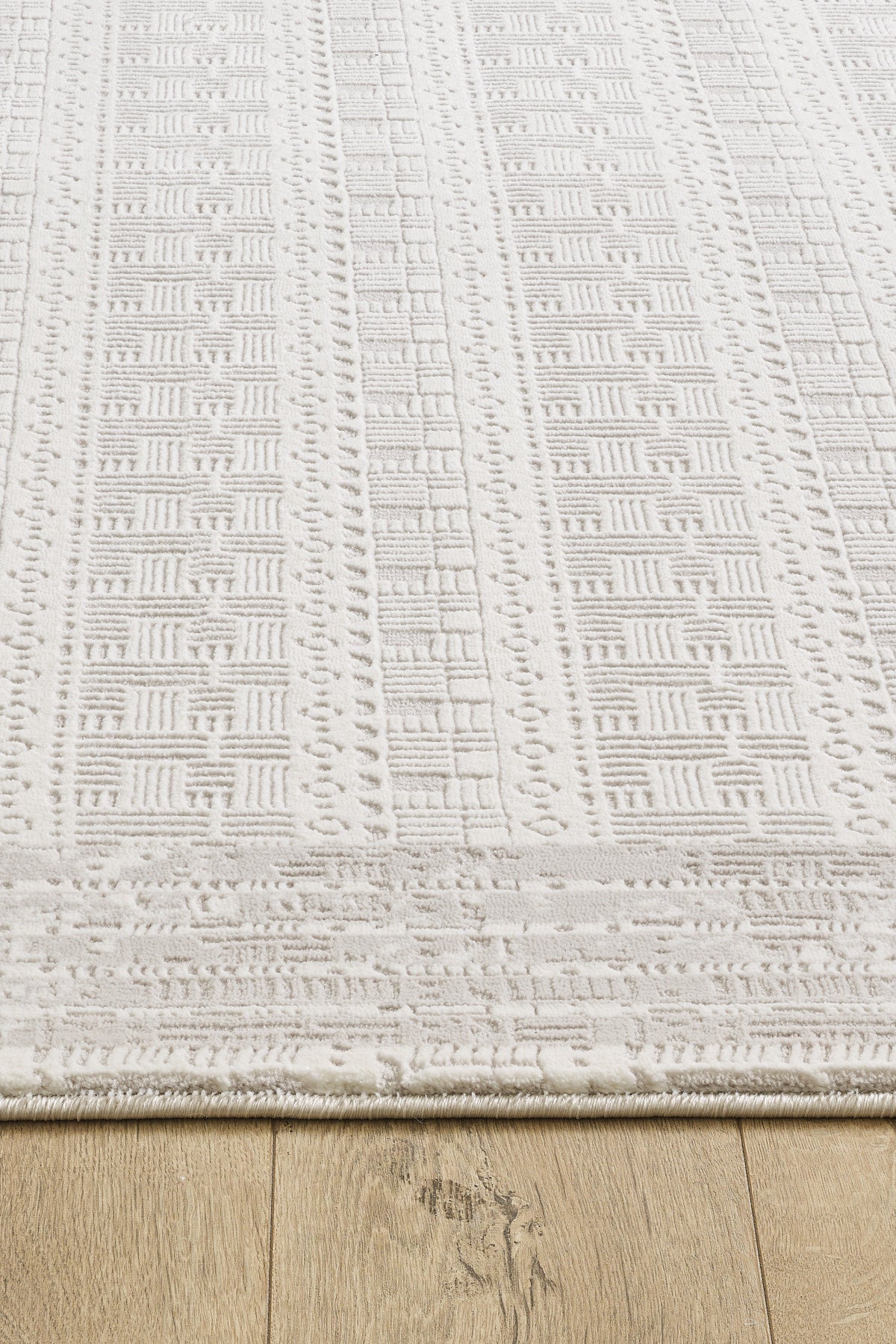 Toscana Koleksiyonu 3.5m² 150x230cm Krem Renk Polyester Iplik Düz Saçaklı Makine Dokuma Halı - Ottofis Halı