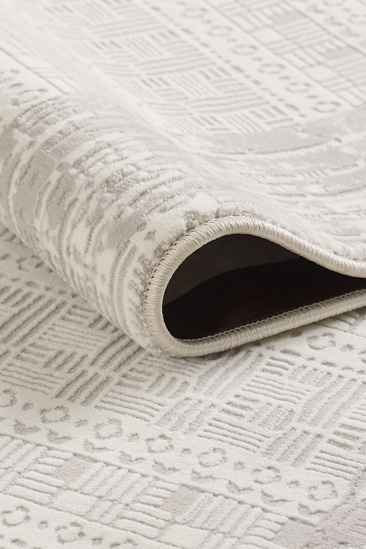 Toscana Koleksiyonu 3.5m² 150x230cm Krem Renk Polyester Iplik Düz Saçaklı Makine Dokuma Halı - Ottofis Halı