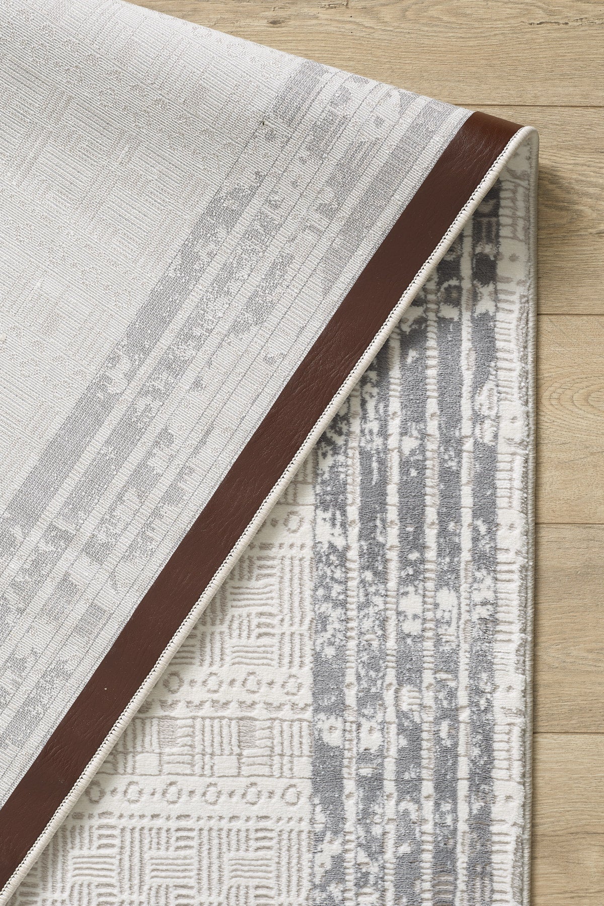 Toscana Koleksiyonu 3.5m² 150x230cm Gri-Krem Renk Polyester Iplik Düz Saçaklı Makine Dokuma Halı - Ottofis Halı