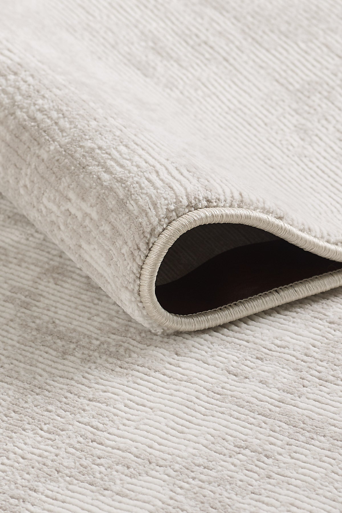 Toscana Koleksiyonu 3.5m² 150x230cm Bej-Krem Renk Düz Saçaklı Makine Dokuma Halı - Ottofis Halı